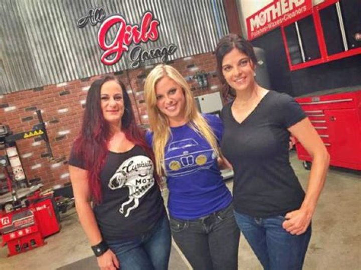 "All Girls Garage" Cristy Lee wiki/bio, husband, age, height, net worth.