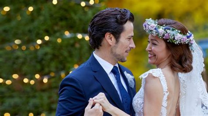 Chloe Fineman's Marital Status Unveiled | Wedding Bells Or Singlehood?