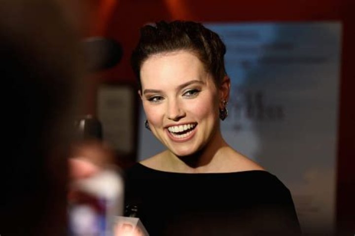 Daisy Ridley – Biography, Facts & Life Story
