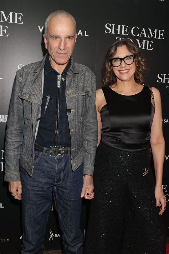 Daniel Day Lewis Wife