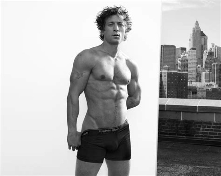 Discover Jeremy Allen White's Weight: The Definitive Guide To His Physique