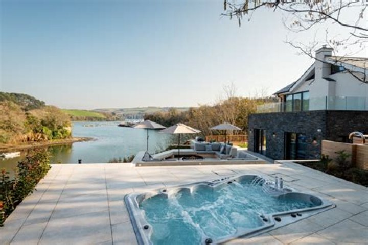 Discover The Enchanting Waterfront Haven: Marina Pearl LeBlanc