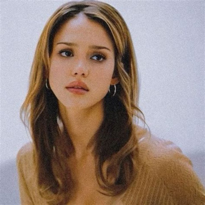 Discover Youthful Beauty: Young Jessica Alba's Timeless Charm