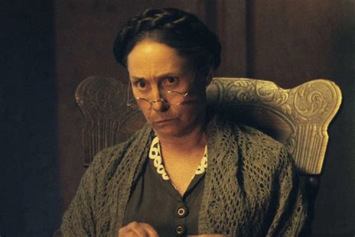 Dive Into Lori Metcalf's Family Ties: A Glimpse Into Her Bond With Her Daughter