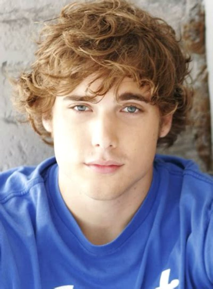 Dustin Milligan: Notable Canadian Actor