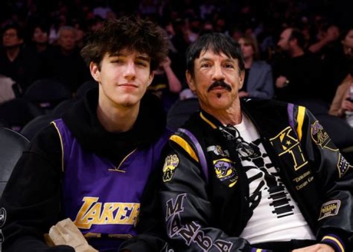 Everly Bear Kiedis Mother: A Profile Of Her Family Life And Influence