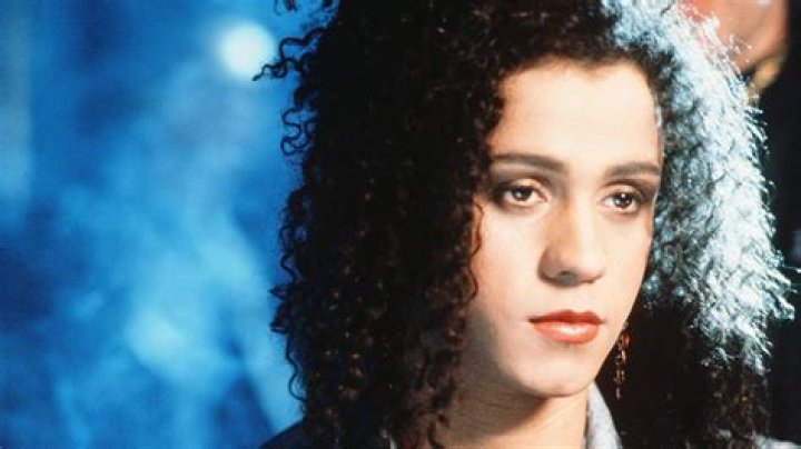 Get The Scoop On Jaye Davidson's Sexuality: Uncovering The Truth