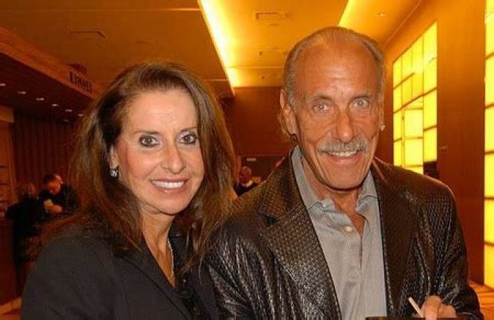 Is Les Gold Married | Complete Breakdown On His Marital Status