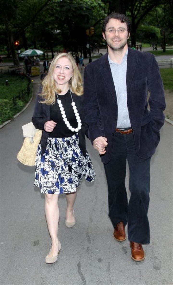 Jenny McCarthy Divorces: McCarthy Ends Marriage With Husband