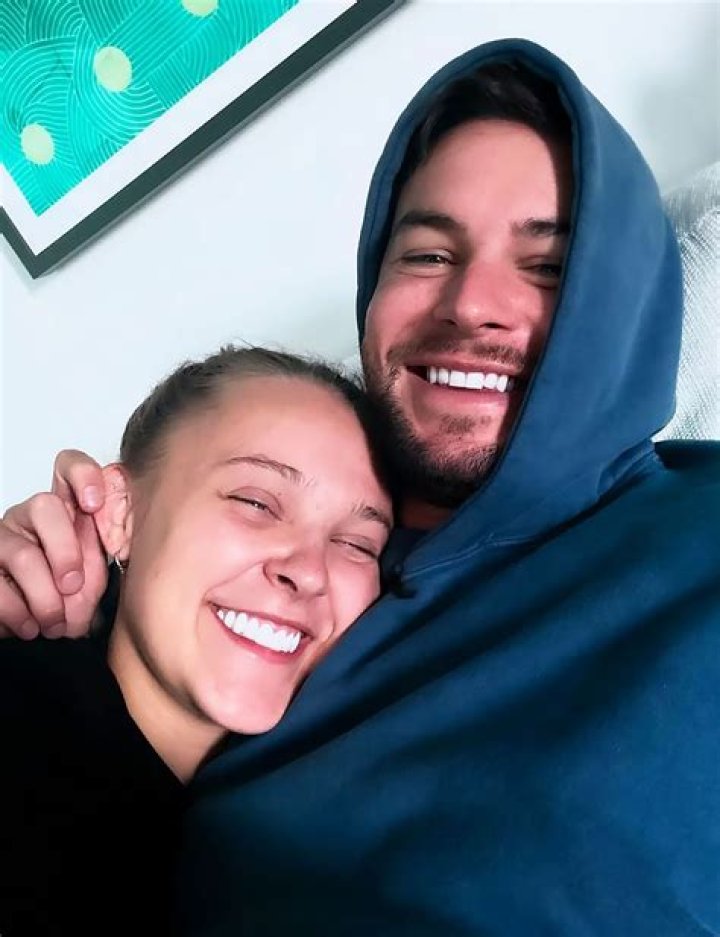 Jojo Siwa Relationship Status: Past And Present