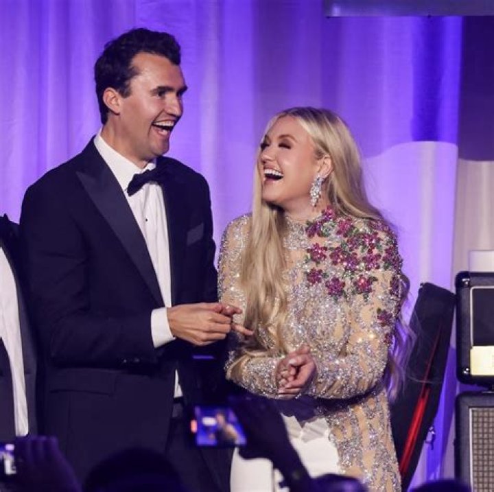 Justin Kirk's Wife: Meet The Lucky Woman!