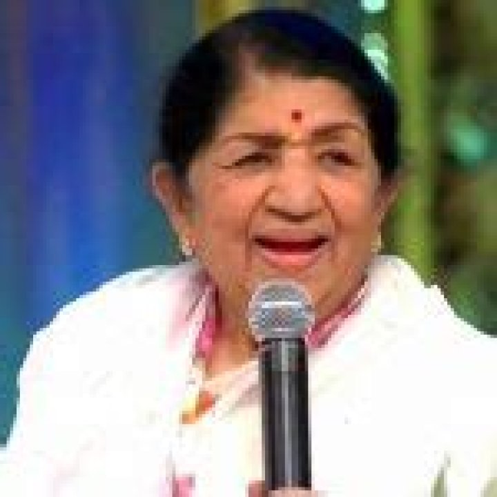 Lata Mangeshkar – Biography, Height & Life Story