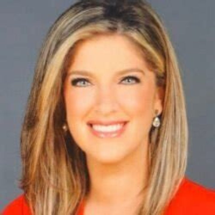 Linda Schmidt FOX5, Bio, Wiki, Age, Height, Family, Husband, Education, Salary, Net Worth