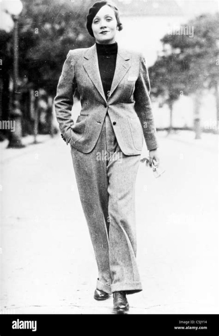 Marlene Dietrich Height