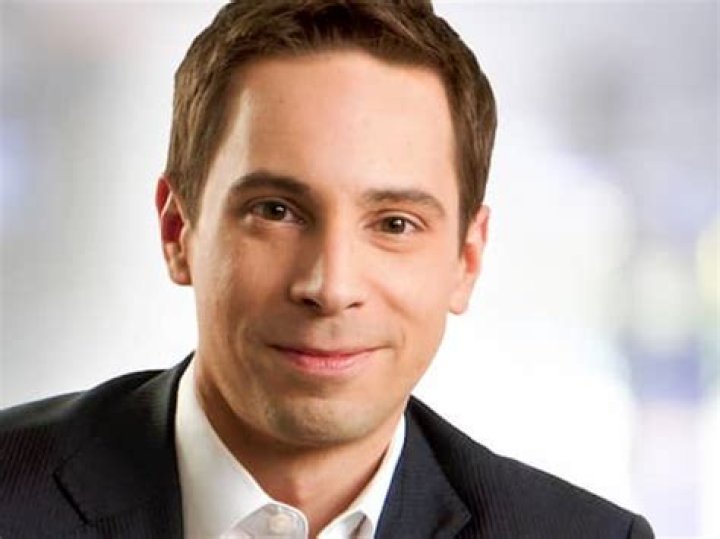 Mike Augustyniak WCCO, Bio, Wiki, Age, Height, Husband, Salary, and Net Worth
