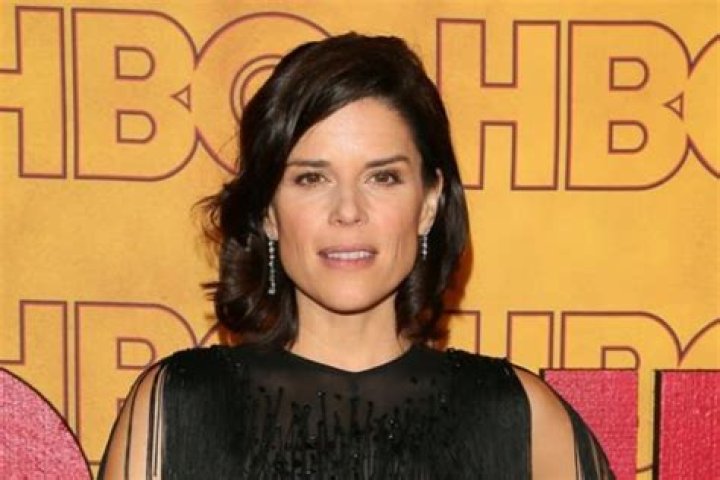 
Net Worth of Neve Campbell? Salary Per Episode from “House of Cards” and Car
