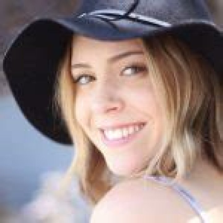 Nina Cheek – Biography, Facts & Life Story