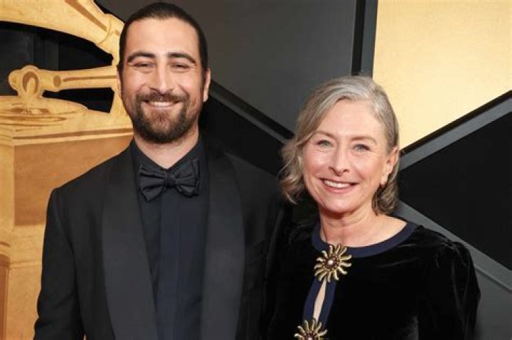 Noah Kahan's Parents: A Musical Legacy Explored