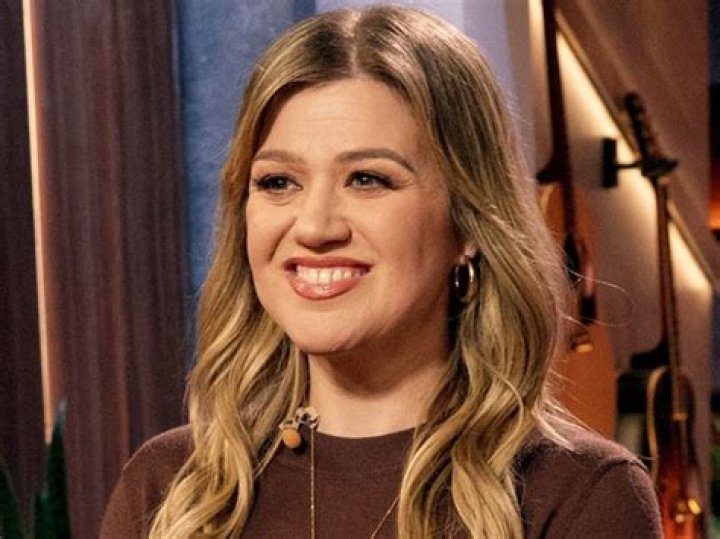 Unraveling The Mystery Of "How Tall Is Kelly Clarkson"