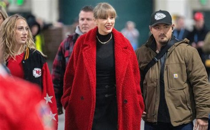 Unveiling The Reasons Behind Taylor Swift's Parents' Divorce