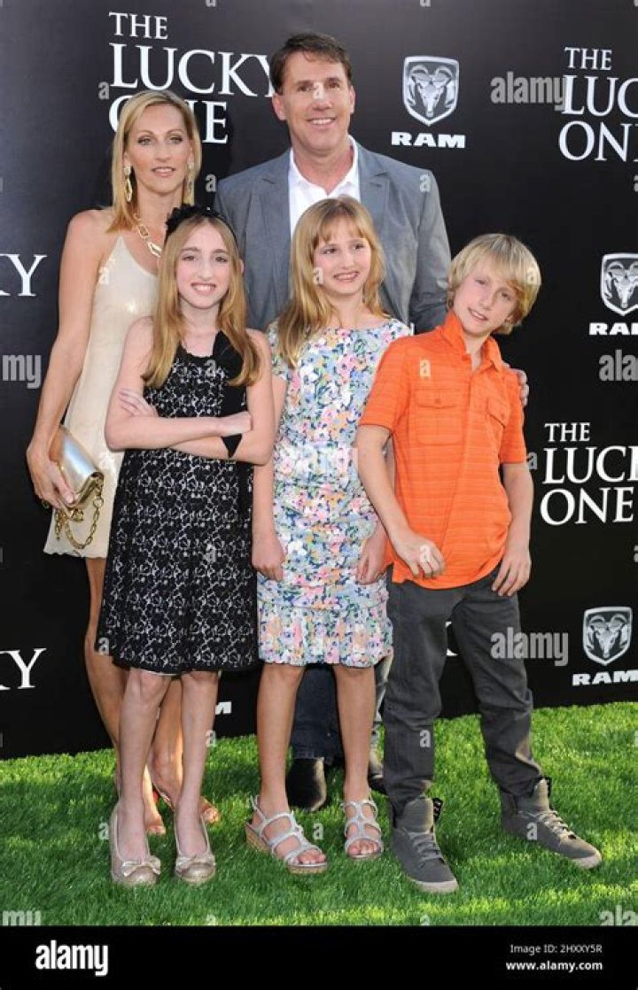 Who Is Nicholas Sparks Wife